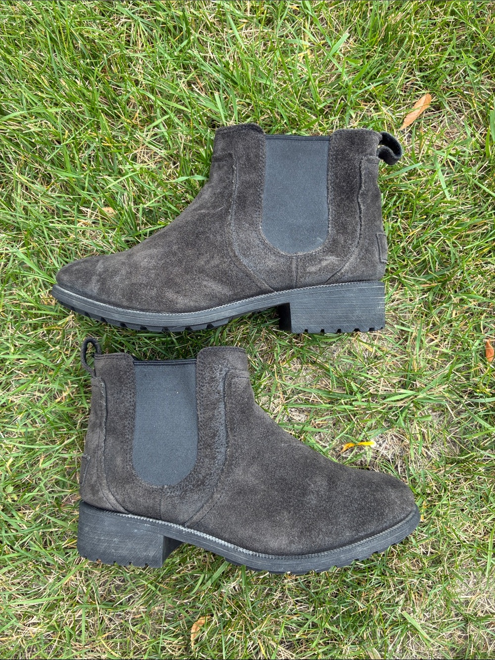 UGG Bonham II Women’s Chelsea Suede Ankle Boots - Dark Brown